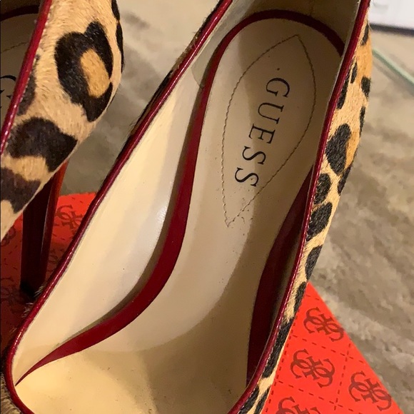 Women Heels - Picture 2 of 6